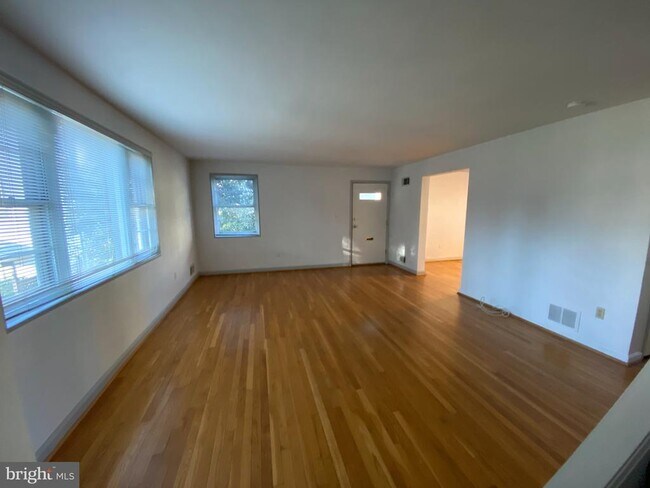 Building Photo - 5325 Pooks Hill Rd