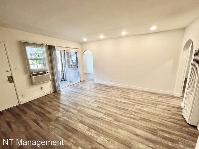 Building Photo - 2 br, 2 bath Apartment - 3608 Keystone Ave...