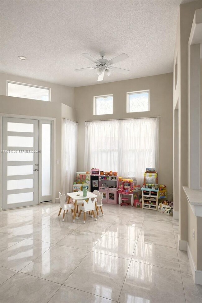 Foto del edificio - 3038 Marion Ave