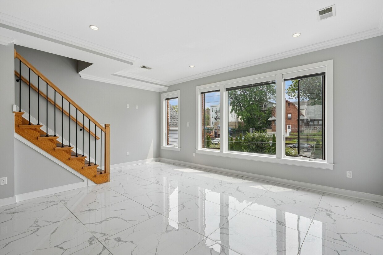 Foto principal - 225 Columbia Ave