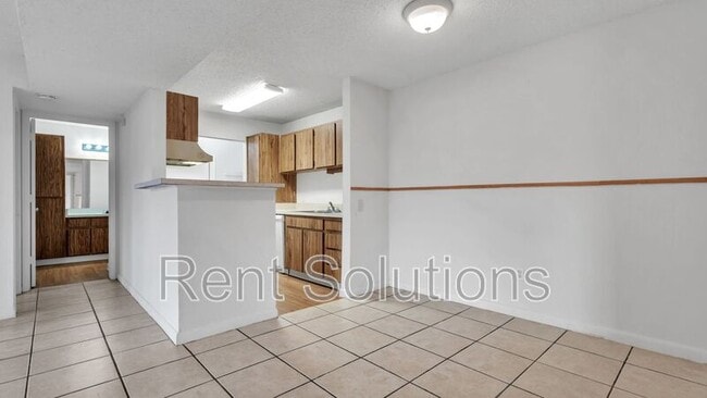 Building Photo - 455 Alt 19