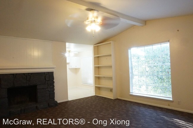 Foto del edificio - 4307 E 68th St