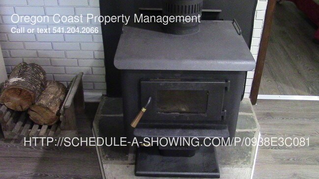 Building Photo - Cozy 2 bedroom with wood stove!