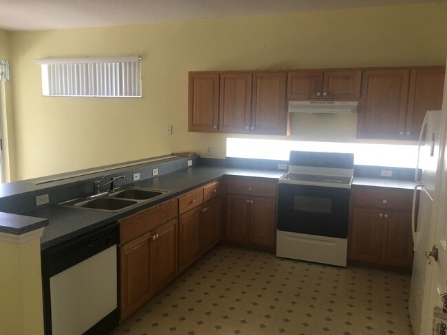 Building Photo - 4 br, 3 bath House - 2915 Sunset Lakes Blv...