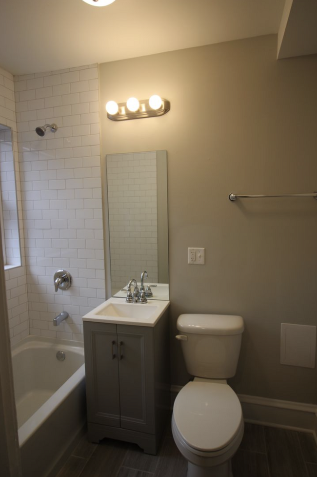 Modern Bath - 4950 W Berteau Ave