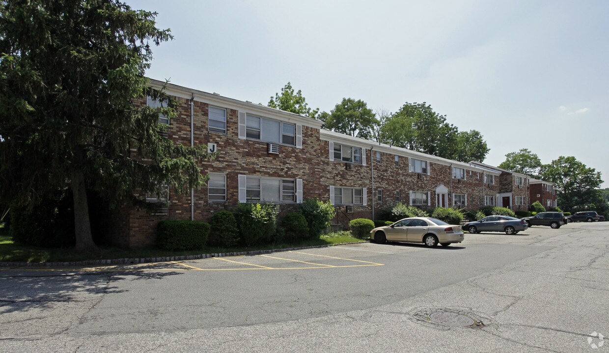 Park Lake Village Apartments Parsippany, NJ