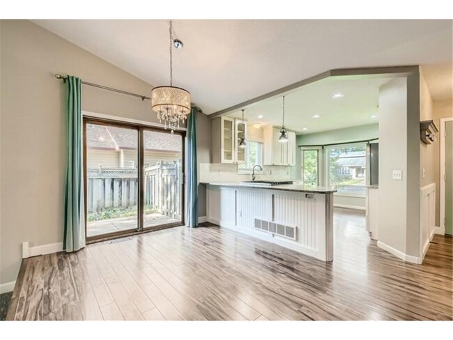 Building Photo - 10928 Rhode Island Cir N