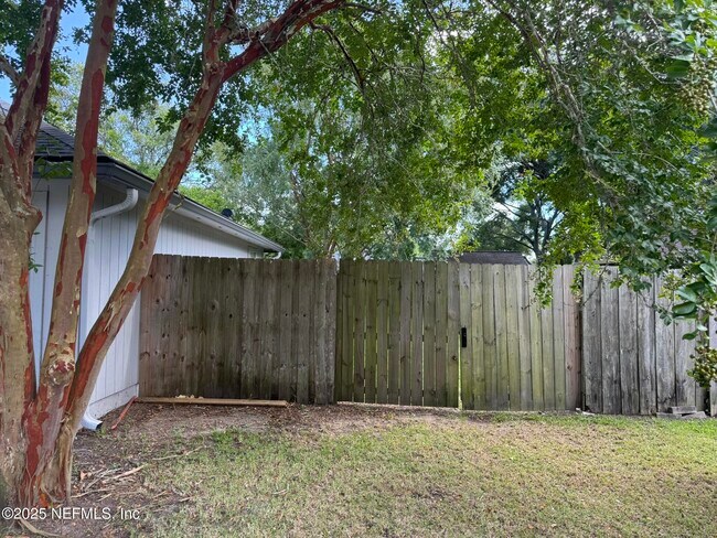 Foto del edificio - 84042 St James Ct