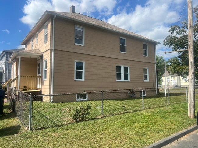 Building Photo - 53 Sisson St