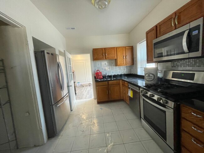 Foto del edificio - 3310 W Eastwood Ave