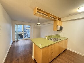 Building Photo - 238-238 Selby St