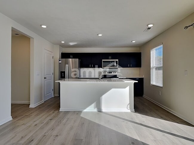 Building Photo - 912 Nelson Pl