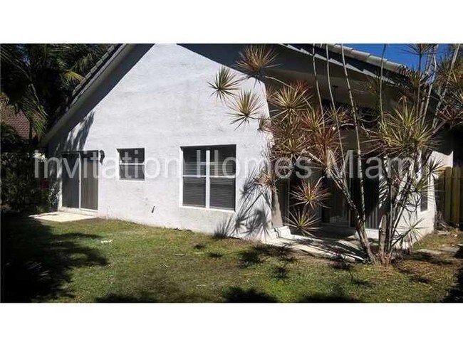 Building Photo - 2925 NW 70th Ave