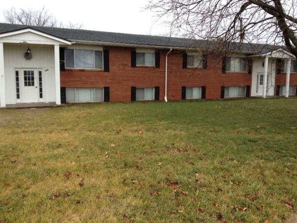 Building Photo - 405 E Woodlawn Ave