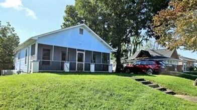 Building Photo - 1206 E Myrtle Ave