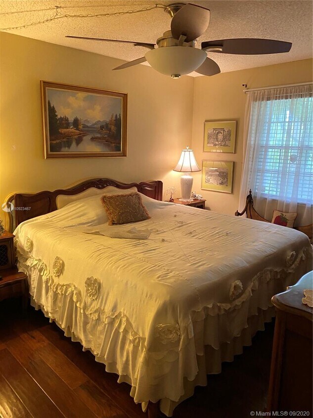 Foto principal - 3361 NW 101st Ave