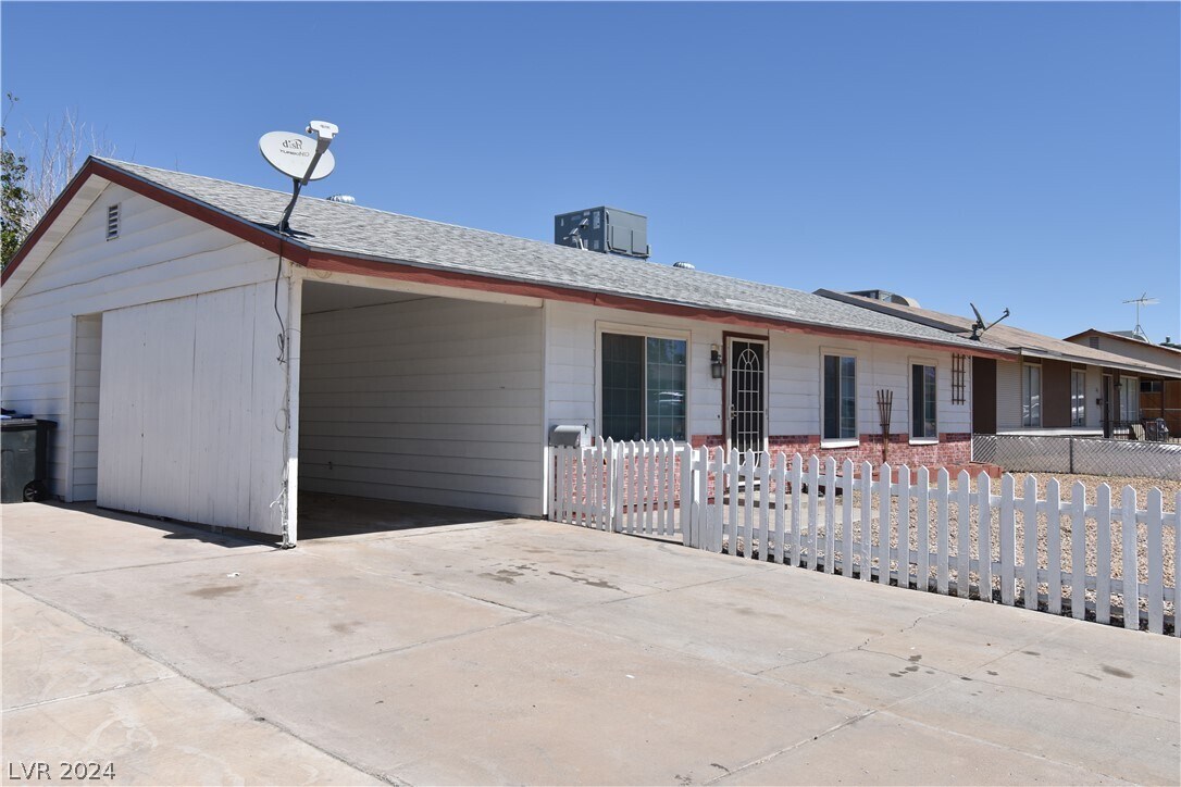 Primary Photo - 211 Ash St