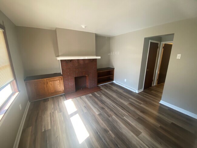 Sala de estar - 150 Oak St