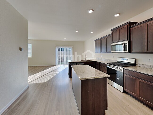 Foto del edificio - 1311 W 15th Ave