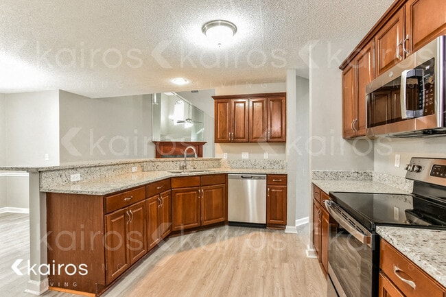 Building Photo - 2102 Spring Hill Cir