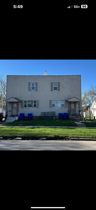 Primary Photo - 208 2nd St SE
