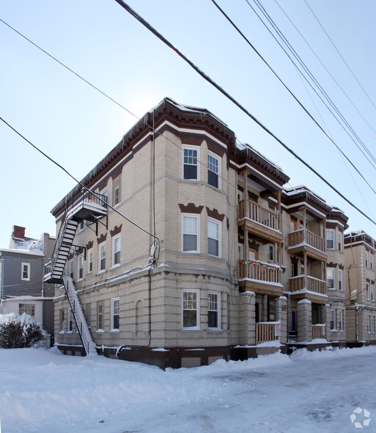 Primary Photo - Lofts at University Commons