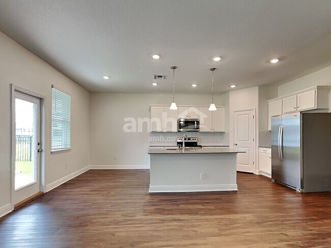 Foto del edificio - 14515 Cedar Mill Dr