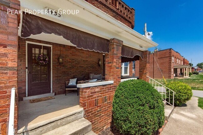 Foto del edificio - 1433 Northwest Blvd