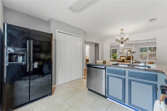 Building Photo - 4295 Cabretta Dr