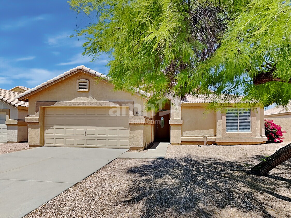 Primary Photo - 1324 W Pleasant Ln