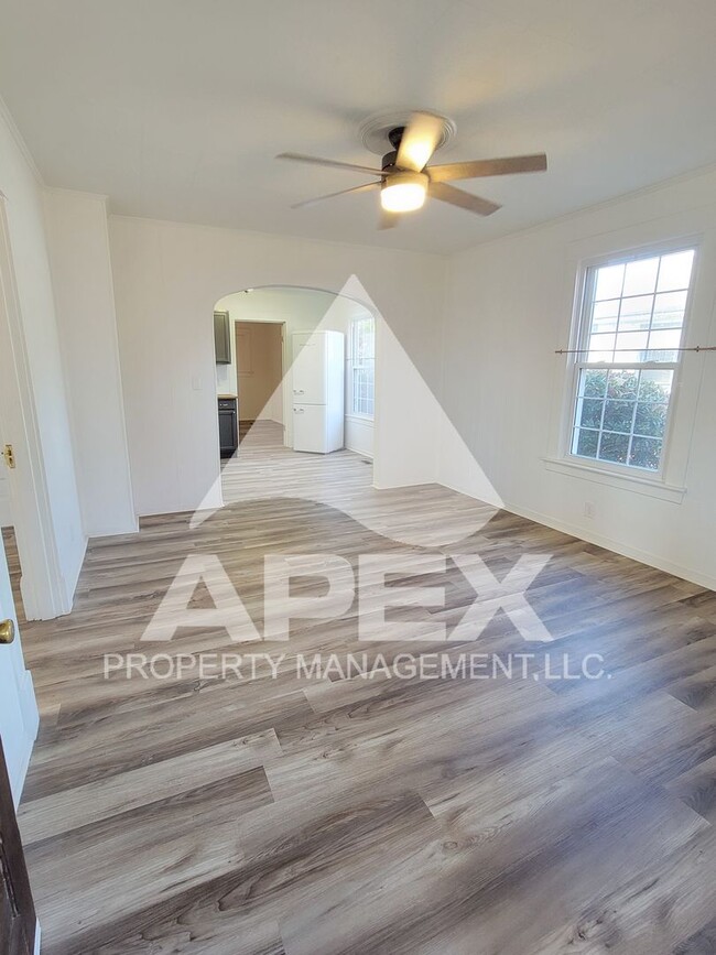 Foto del edificio - Charming 3Bd/2 Ba Renovated Craftsman Styl...