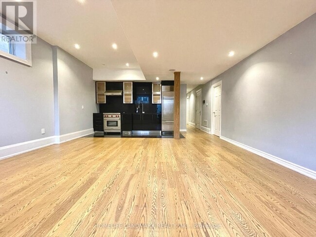 Building Photo - 597 Montbeck Crescent