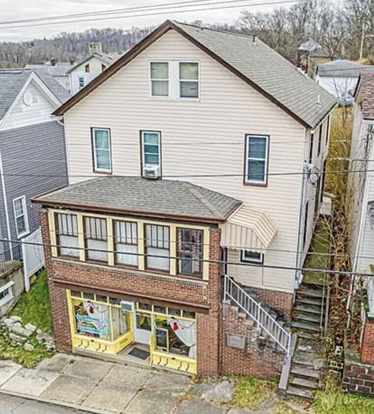 849 Highland Ave Unit Com, Greensburg, PA 15601 Apartments in