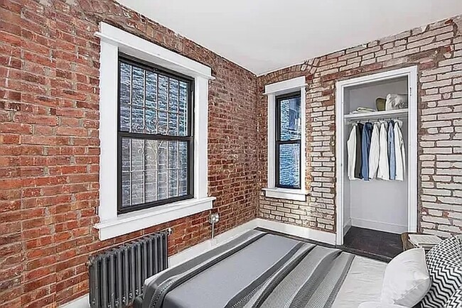 Building Photo - 13 Essex St