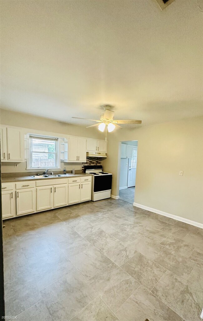 Foto del edificio - 4 br, 1.5 bath House - 7903 Daffodil Dr