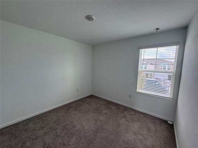 Building Photo - 5909 Chestnut Grv Pl