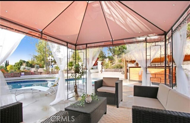 Foto principal - 5694 Collins Pl