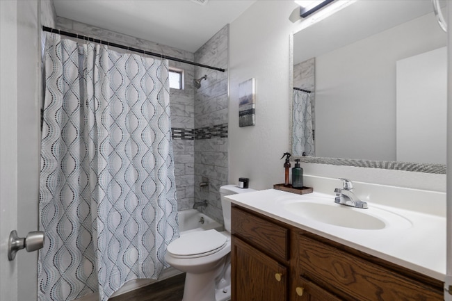 Building Photo - 7315 W Cordes Rd