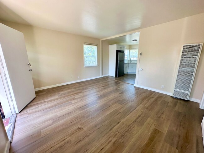 Photo - Cedar LB Apartment