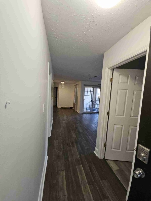 Building Photo - 2024 River Heights Walk SE