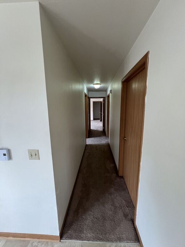 Foto del edificio - 700 Creek Rd