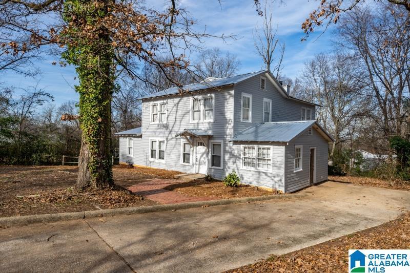 Foto principal - 908 Hillcrest Ave