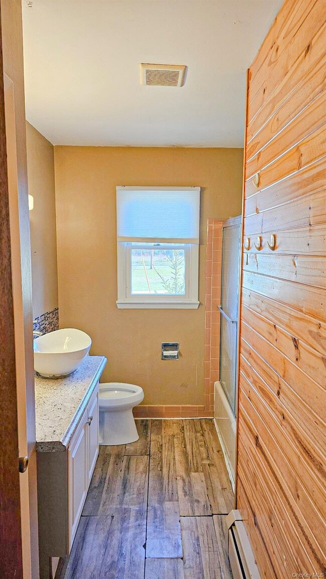 Building Photo - 225 Monhagen Ave