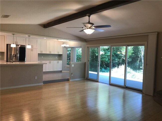 Foto del edificio - 5510 Camp Fire Trail