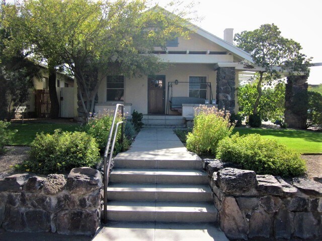 Building Photo - 604 E University Blvd