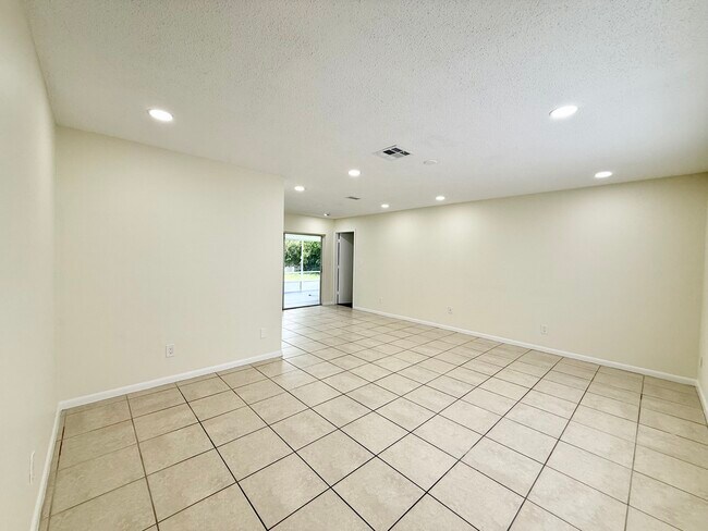 Foto del edificio - 120 Richmond Ave S