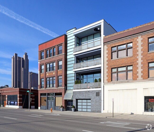 Building Photo - 221-225 N 4th St