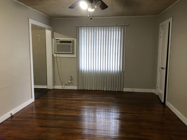 Building Photo - ****817 Bush Ave - Alexandria - Upstairs a...