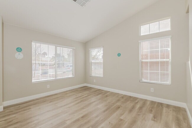 Building Photo - 456 Federman Dr