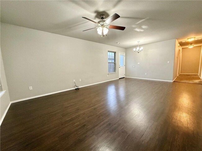 Foto del edificio - 1703 E Central St